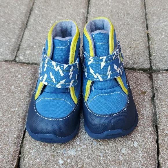 See Kai run insulated boots size 4 - Picture 2 of 9